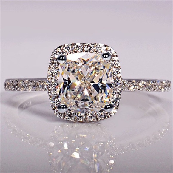 Jewelry - STUNNING 4 ct diamond cz Austrian crystal ring 925